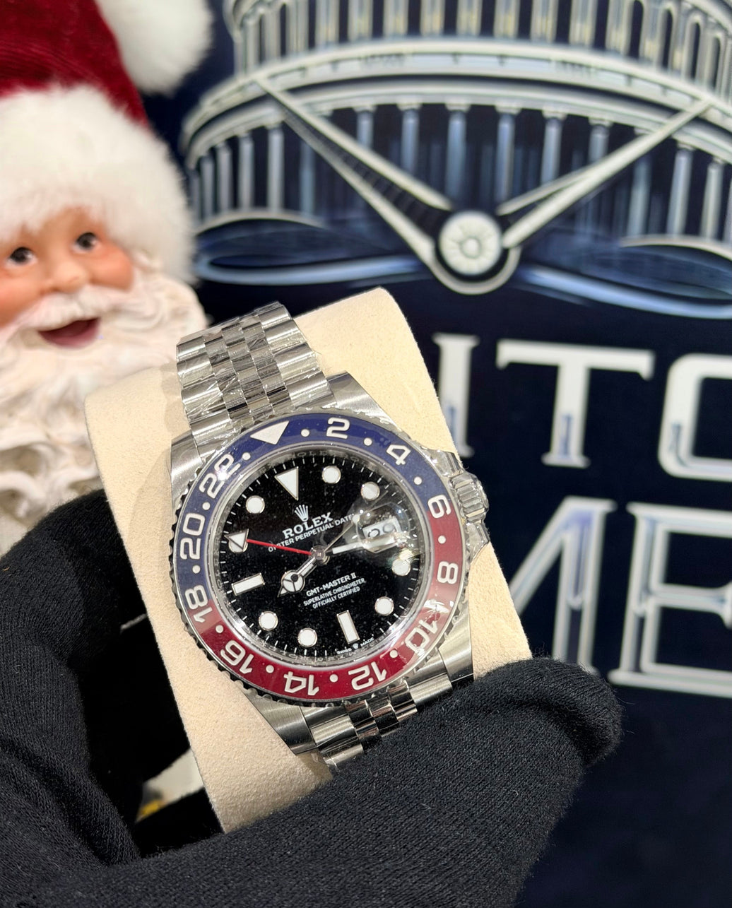 The Gift of Time: Why Luxury Timepieces Make the Perfect Holiday Present