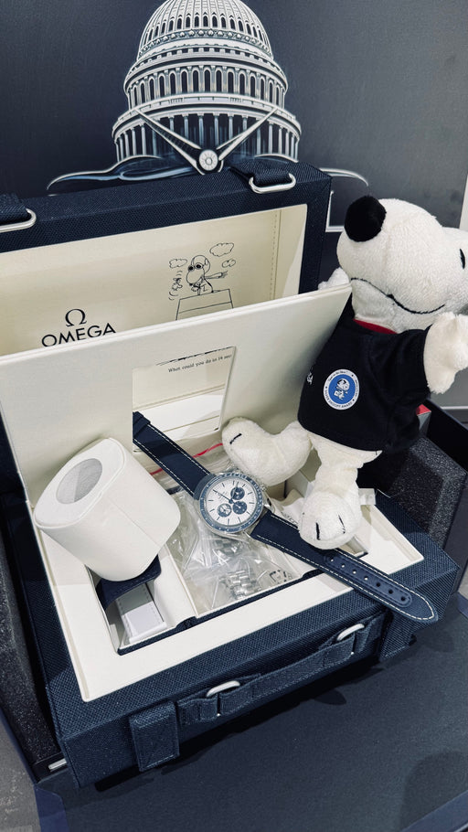 Omega Speedmaster Moonwatch Snoopy - Collector's Set!